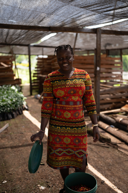 KB Coffee Roasters - Busaara Filter Coffee Kenya Worker